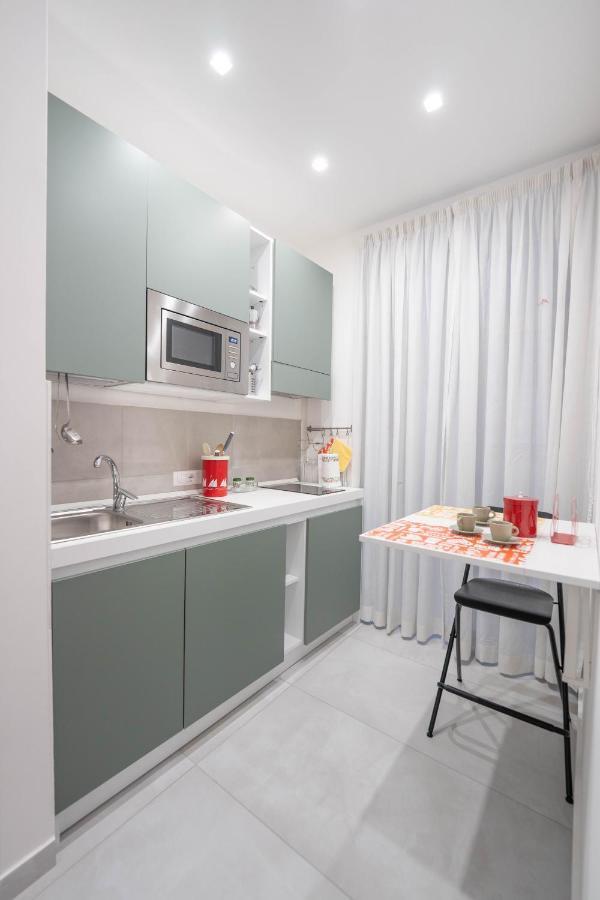 Apartamento Vico Amico By Dimorra Nápoles Exterior foto